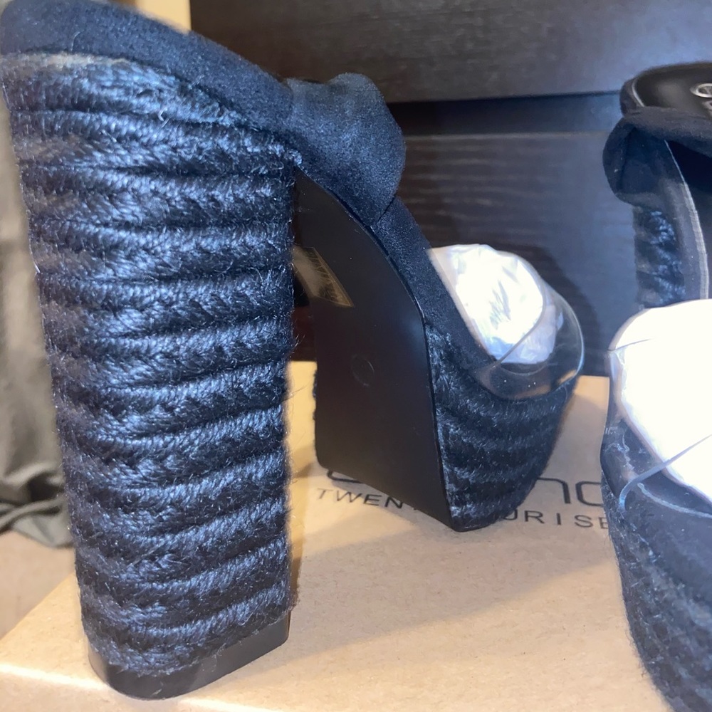 Calf wrap . Platform